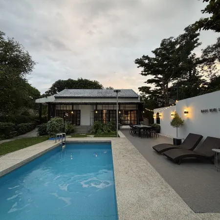 Rim klong house, Banrublom Rayong beach +Free wifi (Pool Villa)