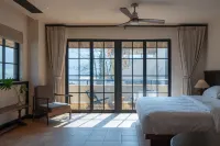 Shanchuan Suji Hot Spring Resort Hotel (Hailuogou Glacier Forest)