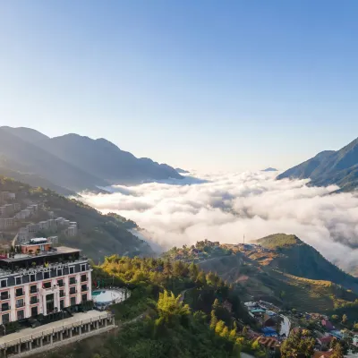 DeLaMont Sapa Hotel - Hill Serenity Retreat Hotels near Bản Mòng Sapa - Mong Village Resort Sapa