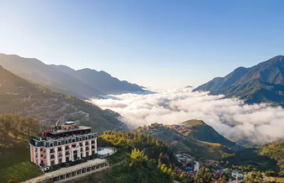 DeLaMont Sapa Hotel - Hill Serenity Retreat