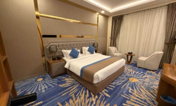 Sunday Grand Al Khobar Hotel Formerly Holiday Al Khaleej