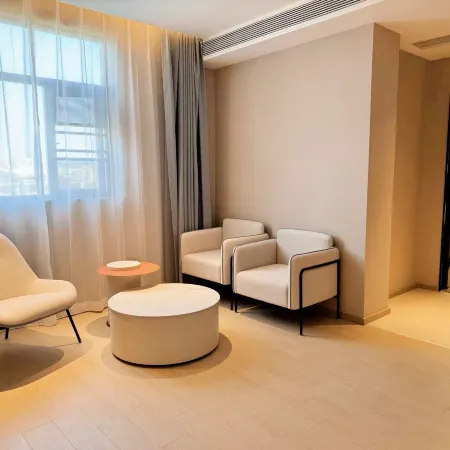 Home Inn ( Meizhou City Center)