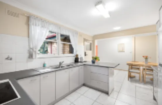 Tranquil & Comfortable Rooms – Easy Walk to Train & Park