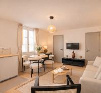 Stunning property near Arc de Triomphe