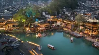 Miss Dong’s River View Homestay, Fenghuang Ancient Town - ที่มีบาร์