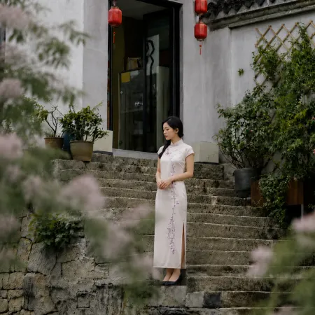 Dongyueli Hotel (Shaoxing Downtown Area Cangqiao Straight Street)