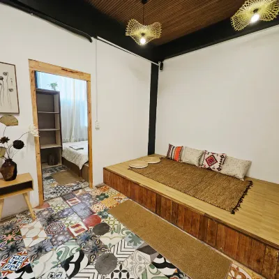 Nha Cuoi Boutique Aparthotel Hotels near Ba Chieu Market