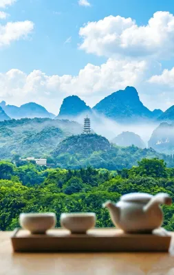 Guilin Yachne· Landscape Mirror Hotel (Guilin Railway Station and the Mixc mall Branch) - pemandangan pegunungan