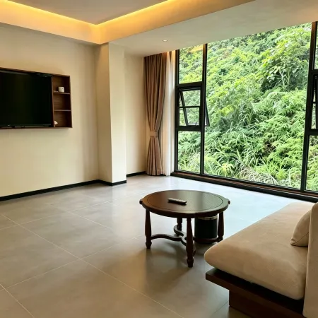 Shanwan Yujing Hotel (Detian Transnational Waterfall Scenic Area)