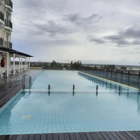 Champs Elysees Homestay by Landmark @ Kampar