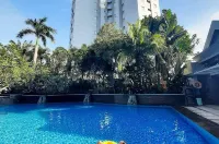 Java Paragon Hotel & Residences - Gym