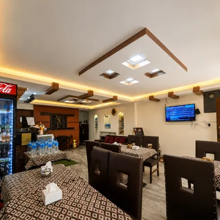 HOTEL 11 THAMEL