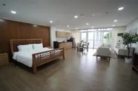 Vine and Canopy - 2-Star