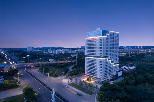 Zhuzhou Shifeng Ramada Hotel - parking