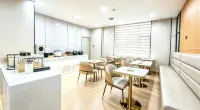 Yiju Hotel (Tongliao Railway Station Branch) - breakfast