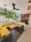 Dhiffushi Reef & Beach - Pensions