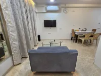 Cozy Studio Apartment | AC • Kitchen • Dining - Balkon