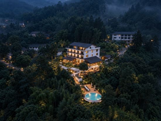 峨眉山観光地清音閣淓雲積民宿