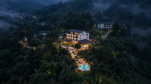 Pure Cloud Hotel - Infinity Pools