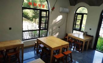 Luangchuan Yunjing Meet Homestay (Yunjing Cableway Branch)