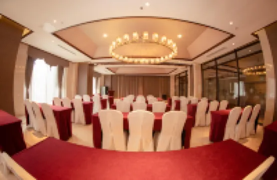 판진 홍하이 온천 호텔