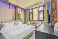 Zhiluo Theme Hotel (Songming Yanglin University Town Business School) Hotels in Songming