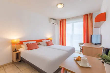 Appart'City Classic Aix-en-Provence - la Duranne Отели в г. Ле Миль