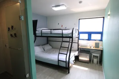 스테이 인 블루