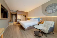 Ease Hotel (Tongchuan Wenying West Road Yaozhou Central Plaza)