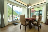 Kangding Tea Horse Qingqing Luxury Hotel (Caiyuanzi Branch)