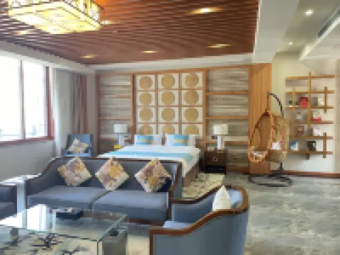 Ruoyu Resort Hotel (Tai'an Old Street Aegean Shopping Park)