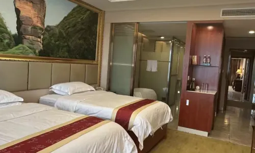 Huang Longshun Hotel