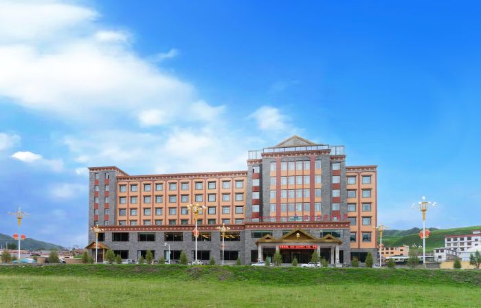 Luqu Tonglumu Hotel