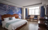 Pai Hotel (Yuxi Tonghai) - parking