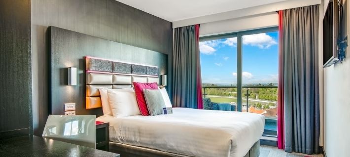 Roomzzz Chester City Hotel a Chester