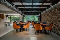 Flower Valley·Jianzhu Homestay (Zhangjiajie National Forest Park Branch)