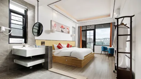 Jingyi Hot Spring Hotel