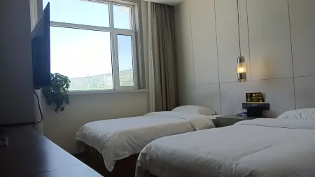 Huining Zhaoxiang Hotel