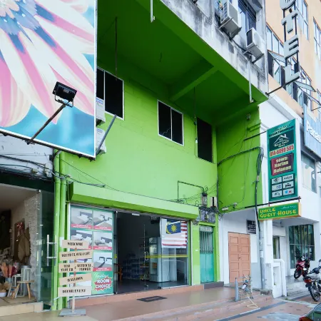 Uncle Guesthouse Kuala Terengganu Отели рядом с достопримечательностью «Мечеть Абидин»