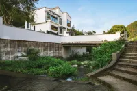 Moganshan Banshan Xiaozhu Villa Light Luxury Beauty Suite