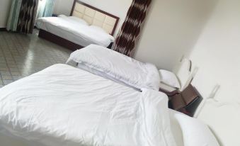 Chuxiong Luchuan Hotel
