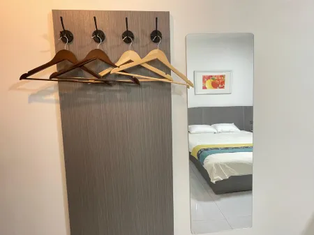 Hanoi Homestay Отели рядом с достопримечательностью «Luoyang Vocational College of Science and Technology (Hexi Campus)»