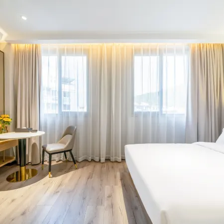 Skyscraper Hotel (Huangyan Jiufeng Park)