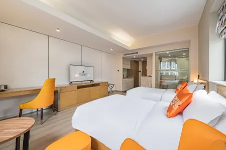 Rezen Longuu Hotel (Shekou Huaguoshan Subway Station)