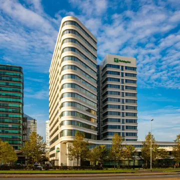 Holiday Inn Express Amsterdam Arena Towers Отели рядом с достопримечательностью «Зяудост»
