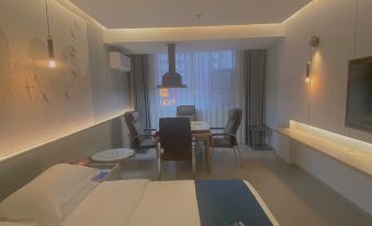 Holiday Inn Giandiman
