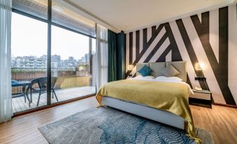 Baiju Riverside Art Hotel (Zunyi Huizhi Branch)