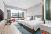 Holiday Inn Express Bazhong Center