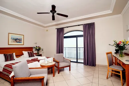 Paradise Bay Resort