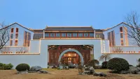 Donghai Junlan Hot Spring Hotel Hotel di Donghai
